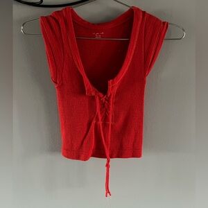 URBAN OUTFITTERS red cropped shirt